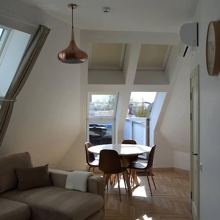 Luxury Apartment With A Balcony And View In Riga Old Town Bagian luar foto