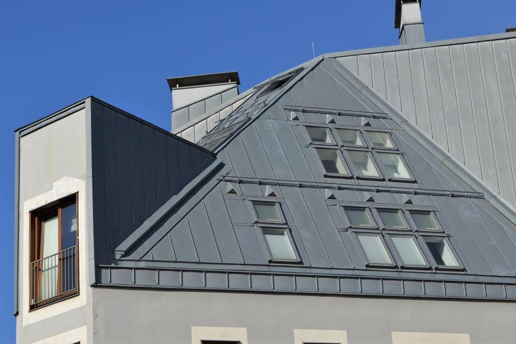 Luxury Apartment With A Balcony And View In Riga Old Town Bagian luar foto