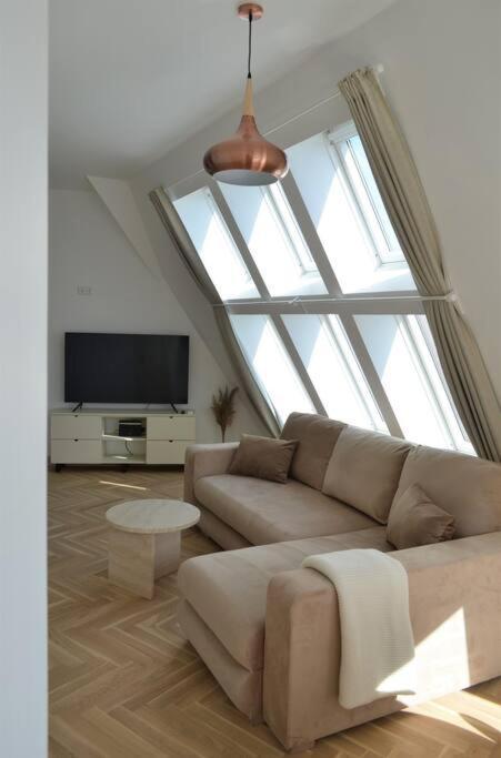 Luxury Apartment With A Balcony And View In Riga Old Town Bagian luar foto