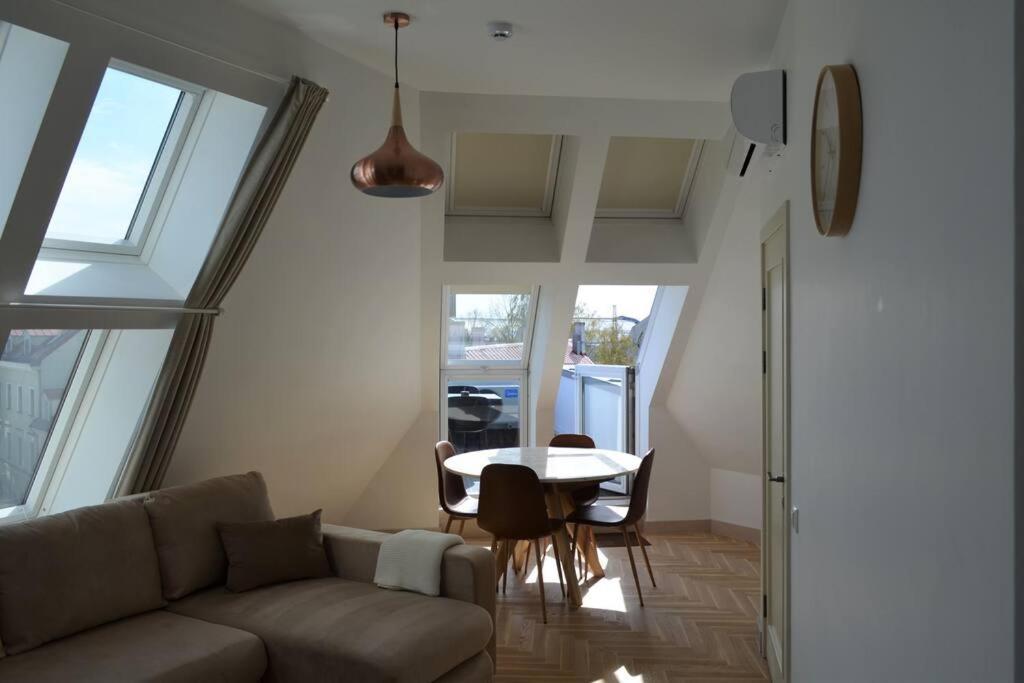 Luxury Apartment With A Balcony And View In Riga Old Town Bagian luar foto