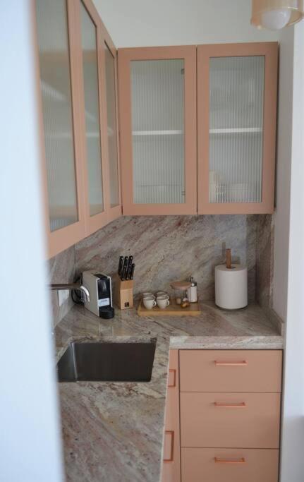 Luxury Apartment With A Balcony And View In Riga Old Town Bagian luar foto