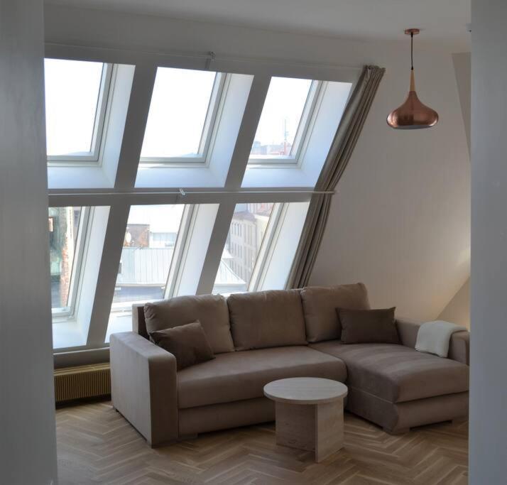 Luxury Apartment With A Balcony And View In Riga Old Town Bagian luar foto