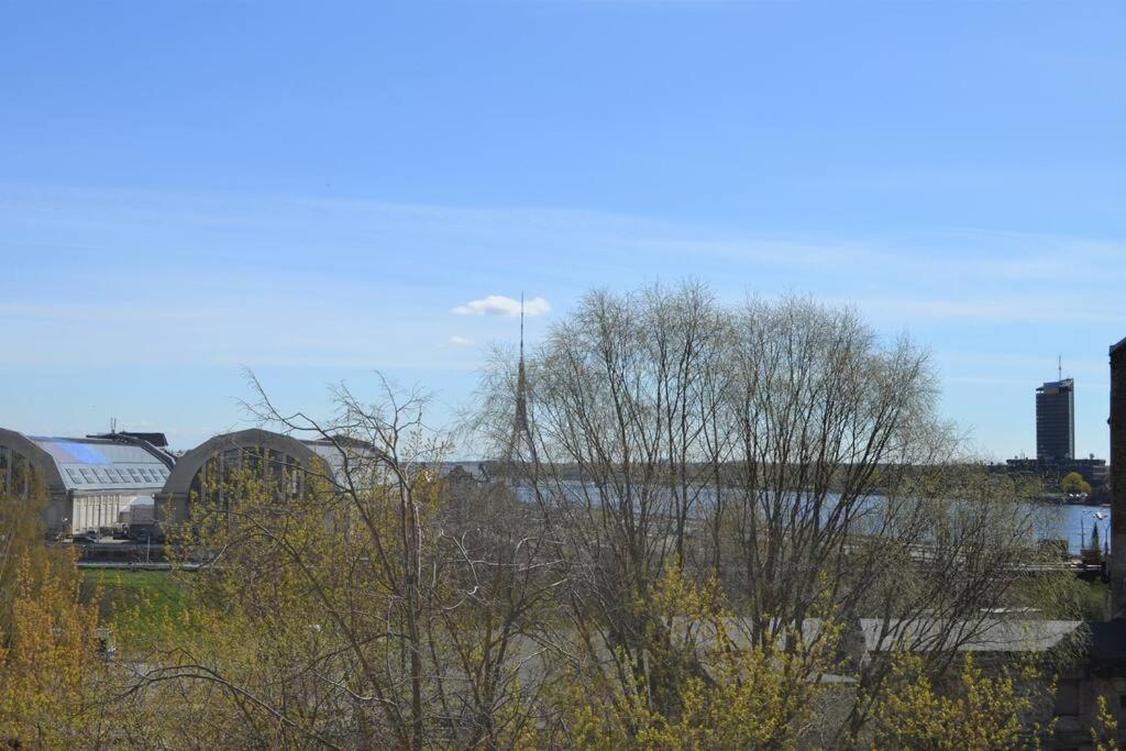 Luxury Apartment With A Balcony And View In Riga Old Town Bagian luar foto