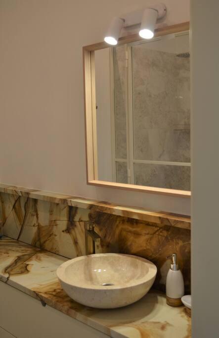 Luxury Apartment With A Balcony And View In Riga Old Town Bagian luar foto